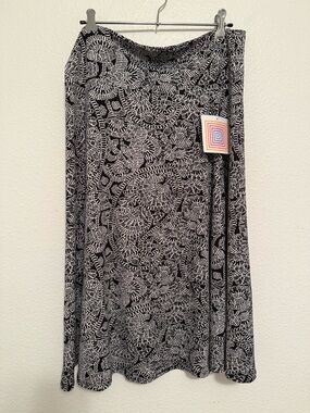 NWT LuLaRoe Black and White Print Azure Skirt sizeXL